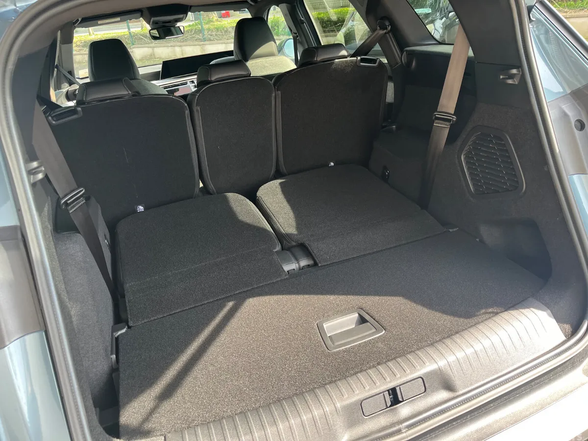 Peugeot 5008 MPV, Petrol Hybrid, 2025, Blue