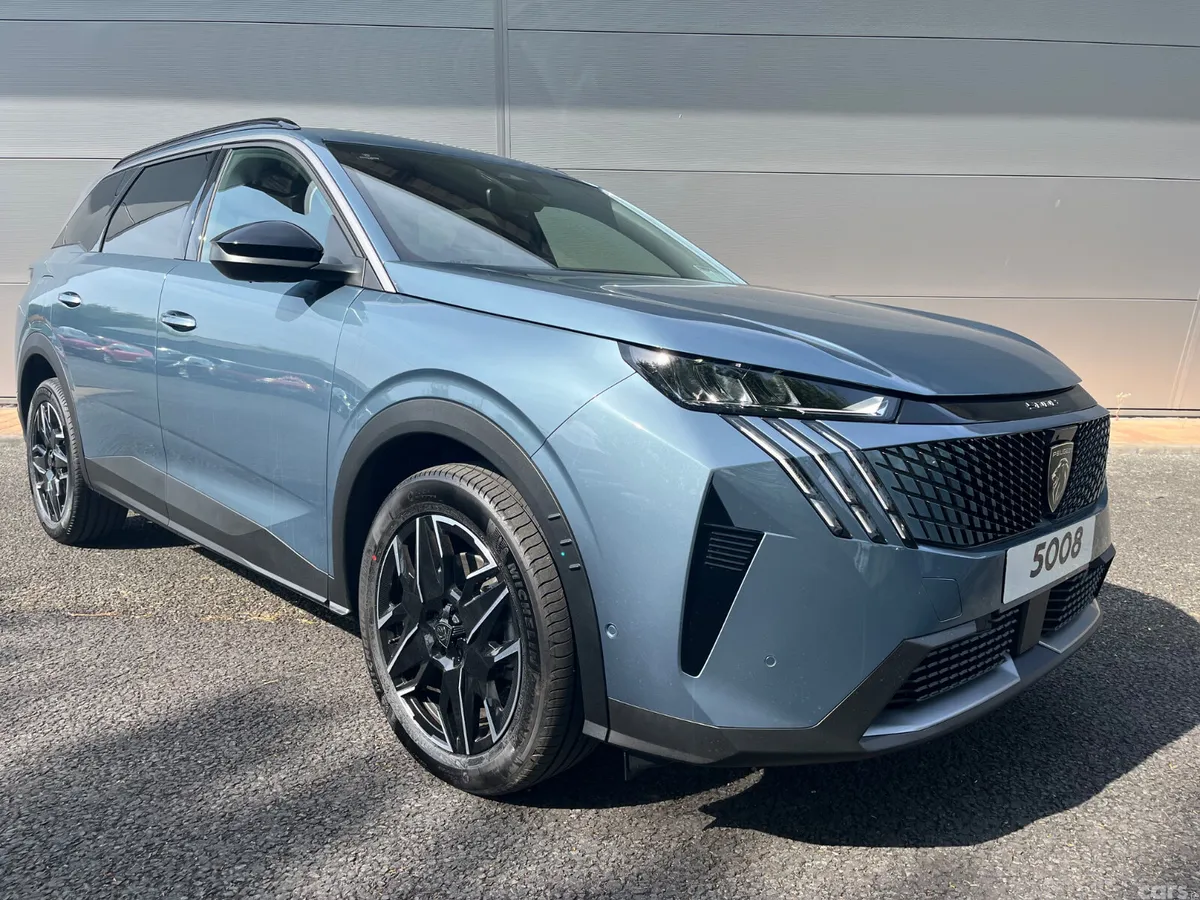 Peugeot 5008 MPV, Petrol Hybrid, 2025, Blue