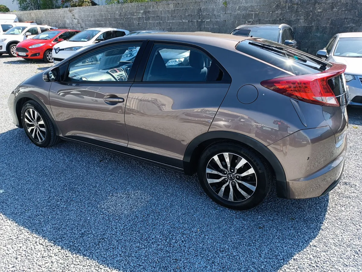 Honda Civic Hatchback, Diesel, 2014, Brown
