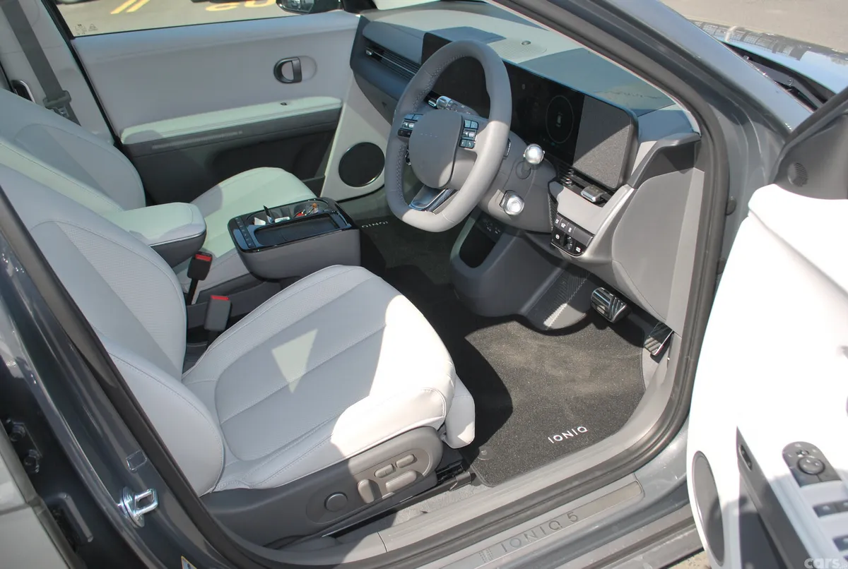 Hyundai IONIQ 5 MPV, Electric, 2026, Grey