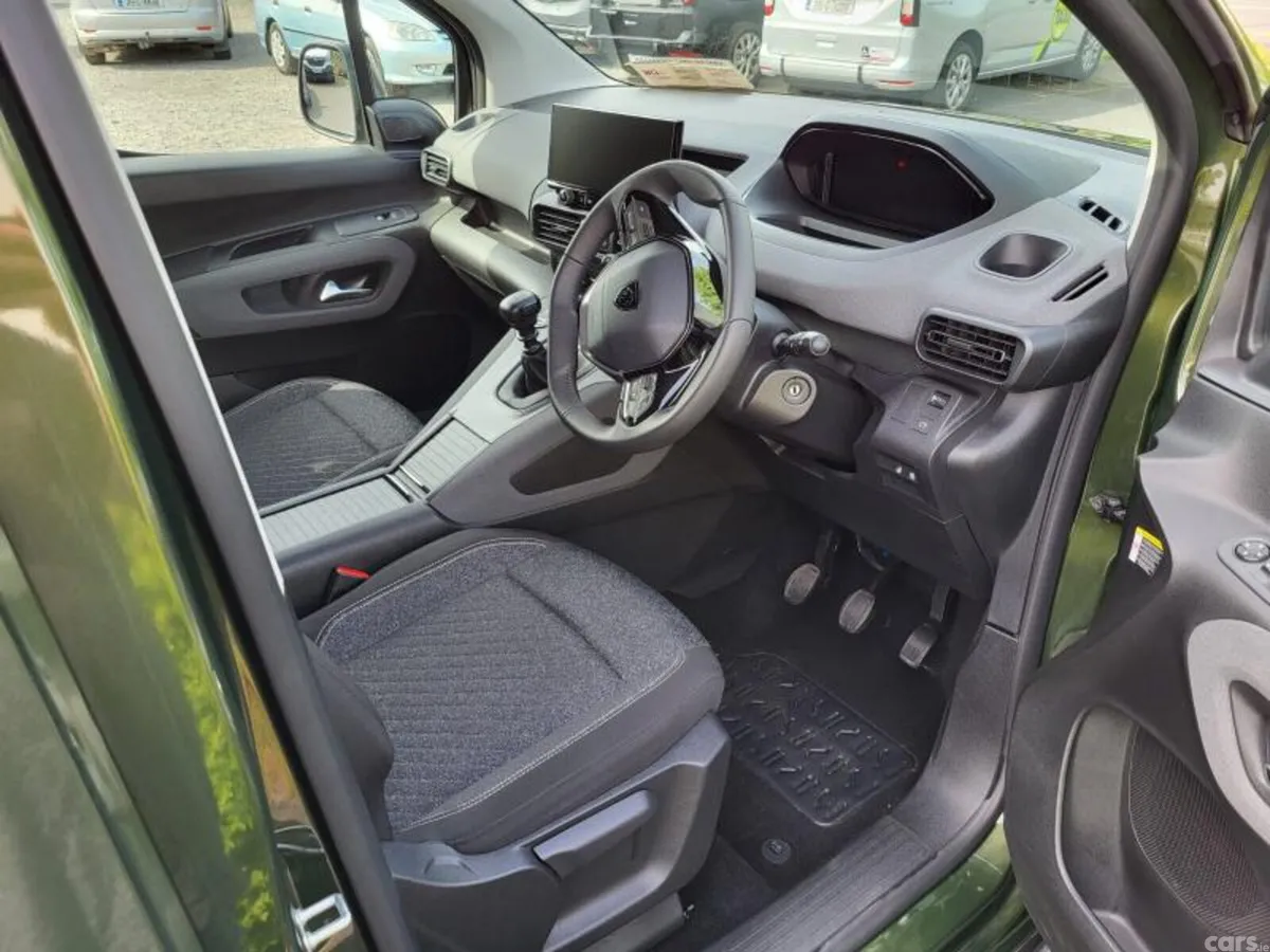 Peugeot Rifter MPV, Diesel, 2025, Green