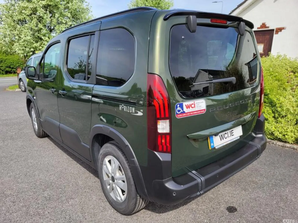 Peugeot Rifter MPV, Diesel, 2025, Green