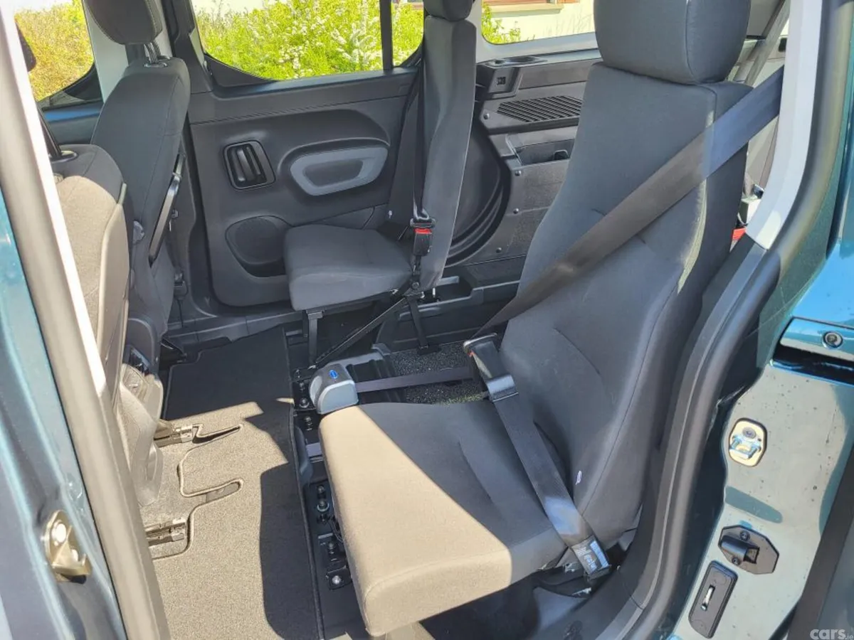 Peugeot Rifter MPV, Diesel, 2026, Blue