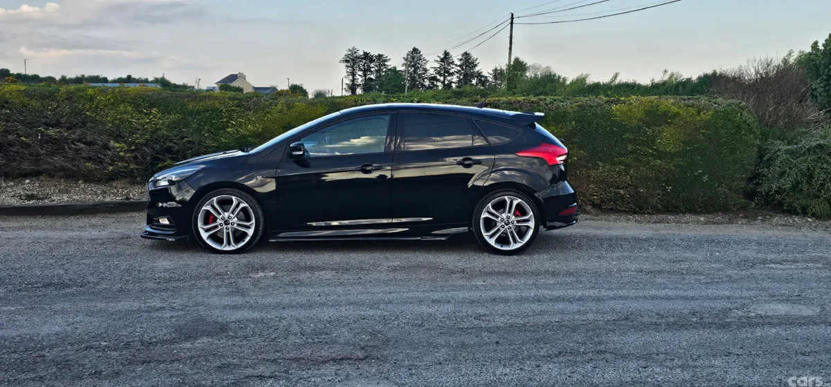 Ford Focus Hatchback, Petrol, 2018, Black