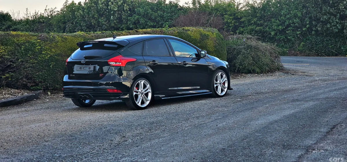 Ford Focus Hatchback, Petrol, 2018, Black