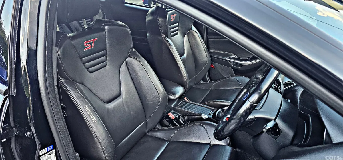 Ford Focus Hatchback, Petrol, 2018, Black