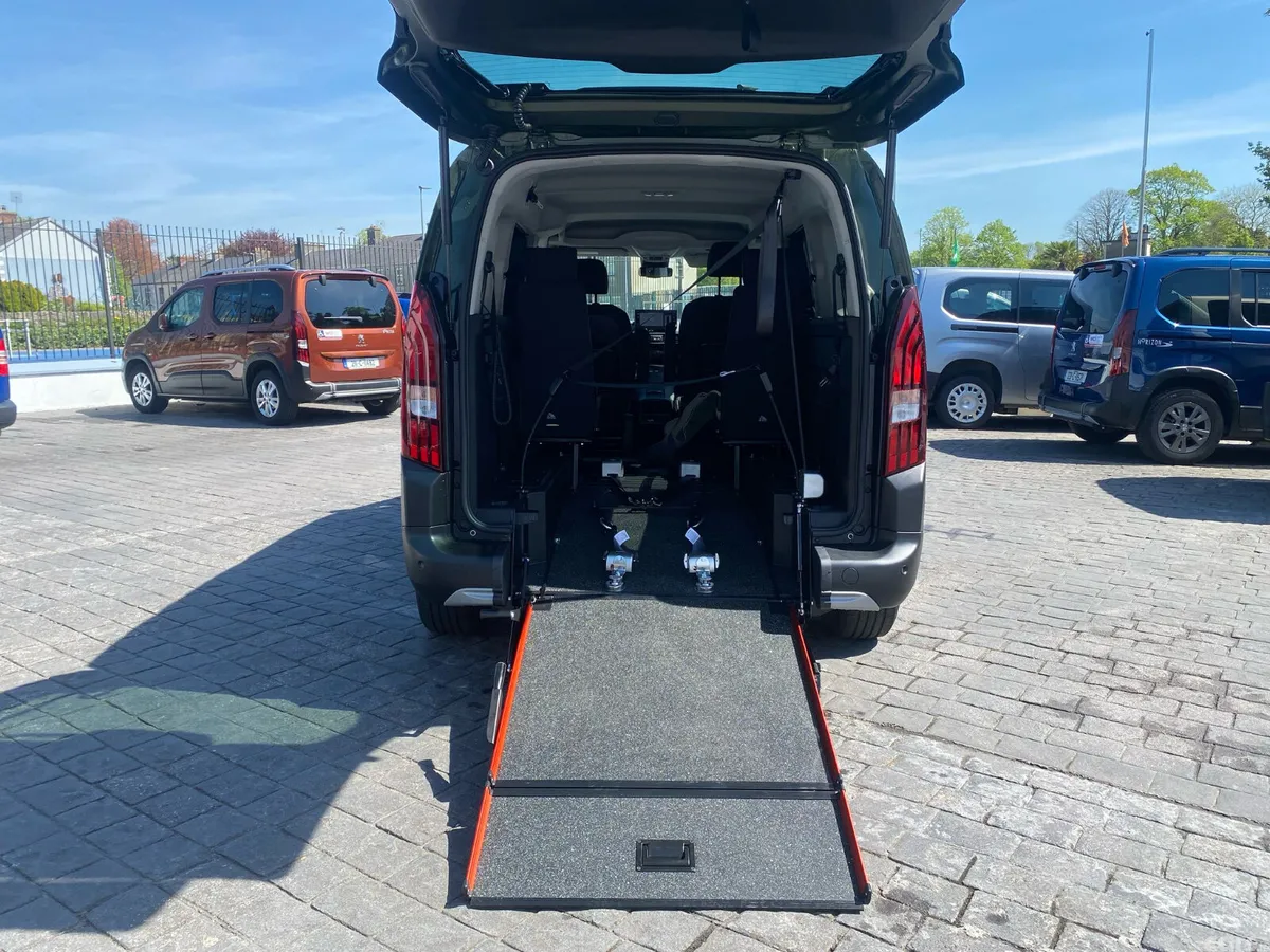 Peugeot Rifter MPV, Diesel, 2026, Green