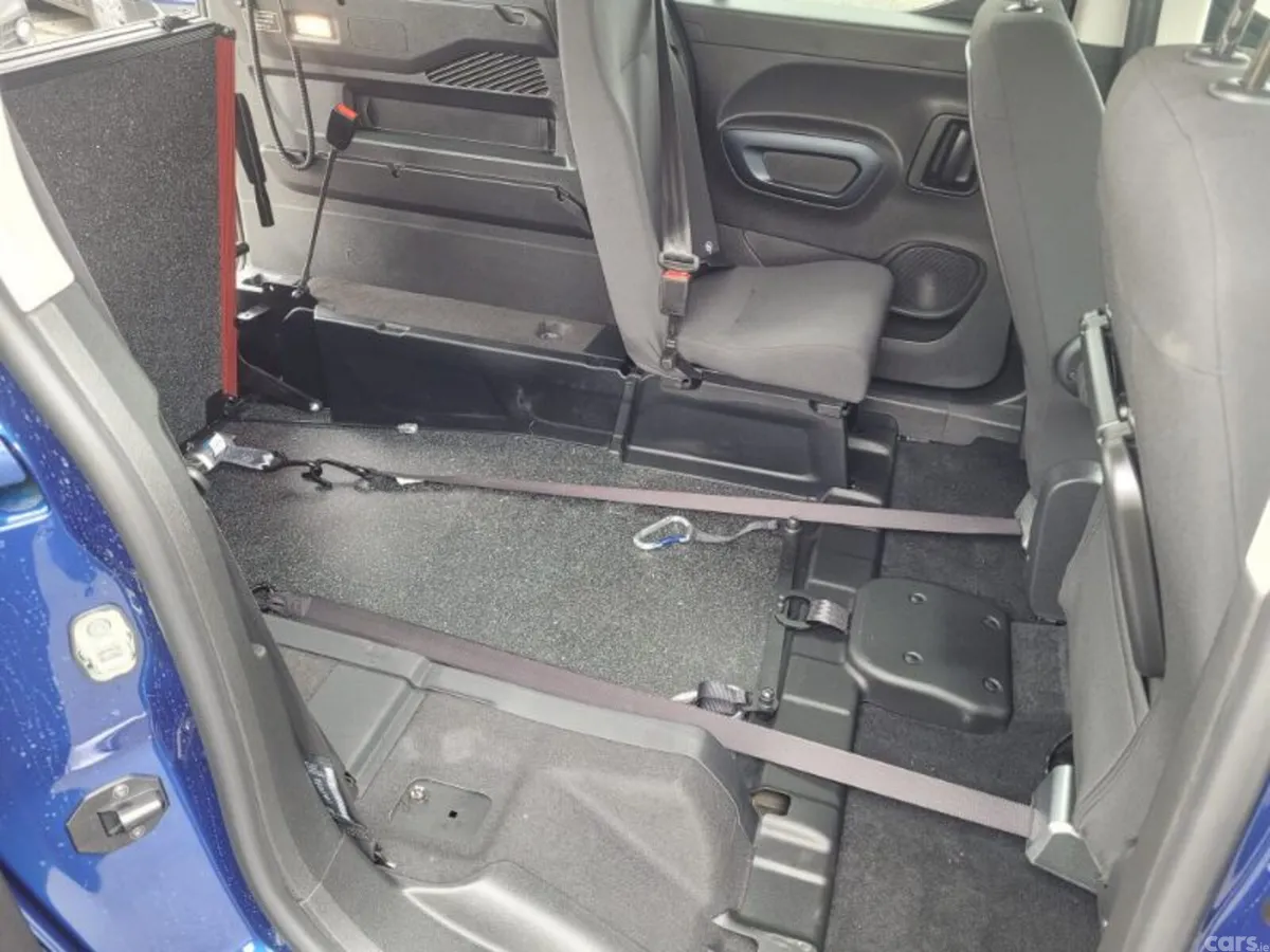Peugeot Rifter MPV, Diesel, 2023, Blue