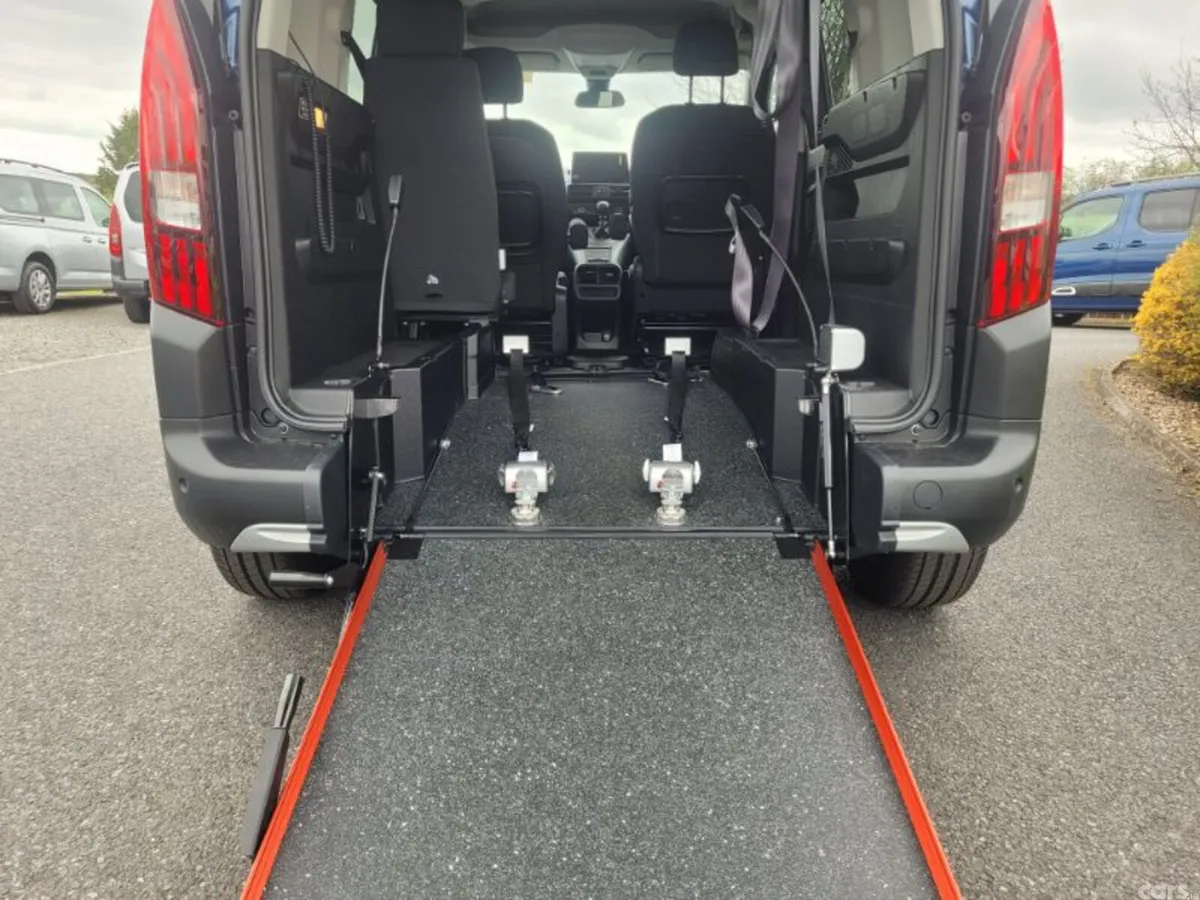 Peugeot Rifter MPV, Diesel, 2023, Blue