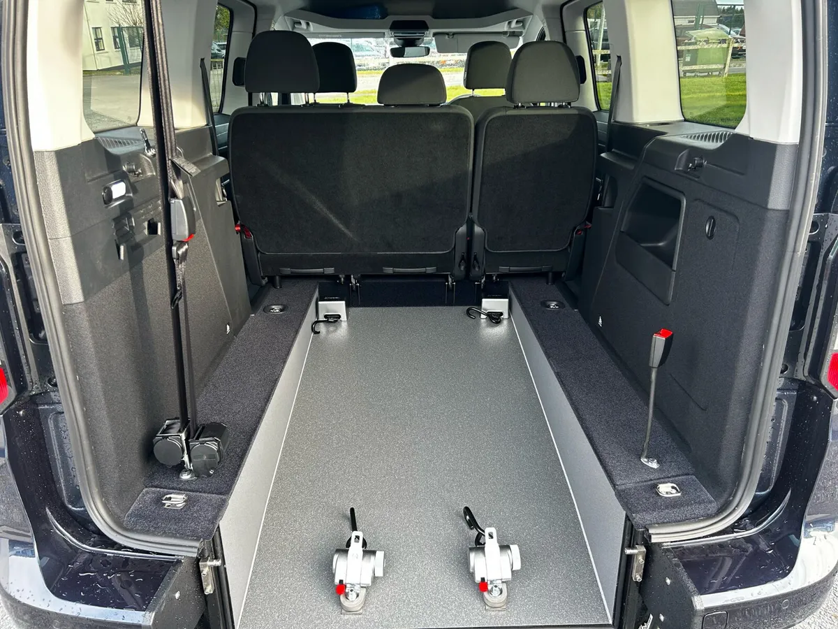 Volkswagen Caddy Maxi Life MPV, Diesel, 2026, Blue