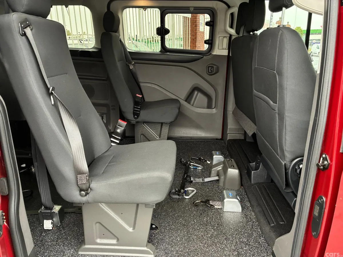 Ford Tourneo Custom Estate, Diesel, 2021, Red