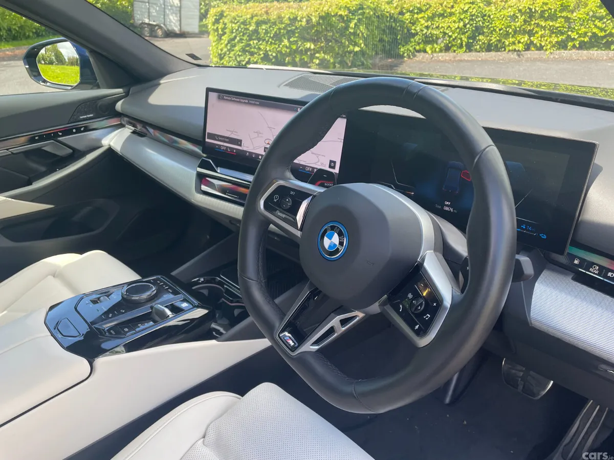 BMW 5-Series Saloon, Petrol Hybrid, 2024, Blue