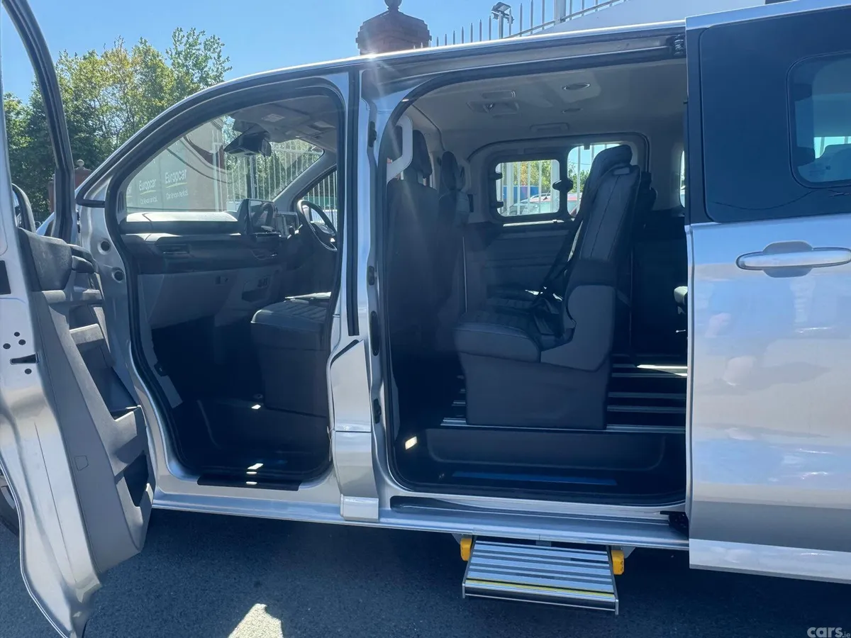 Ford Transit Custom MPV, Petrol Plug-in Hybrid, 2025, Black