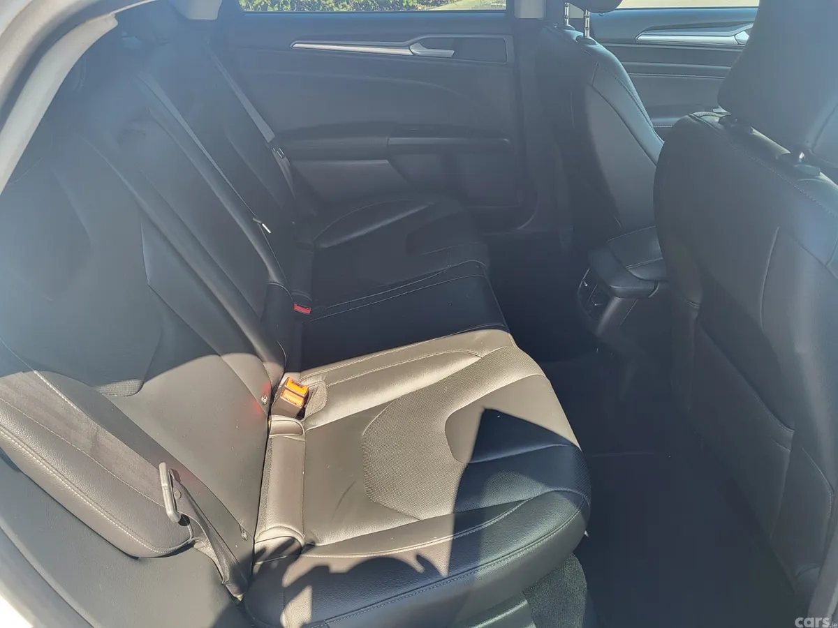 Ford Mondeo Hatchback, Diesel, 2017, White
