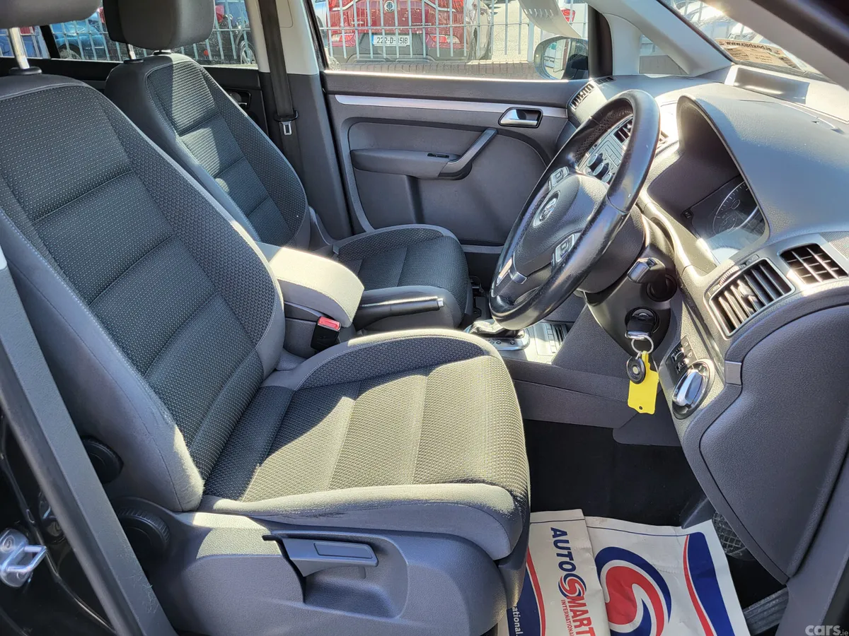 Volkswagen Touran MPV, Diesel, 2014, Black