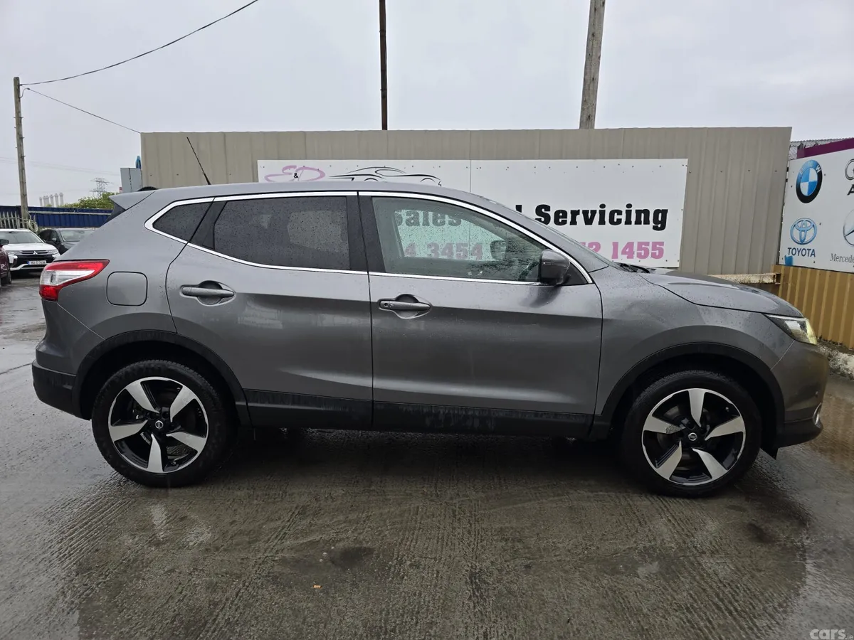 Nissan Qashqai Hatchback, Diesel, 2016, Grey