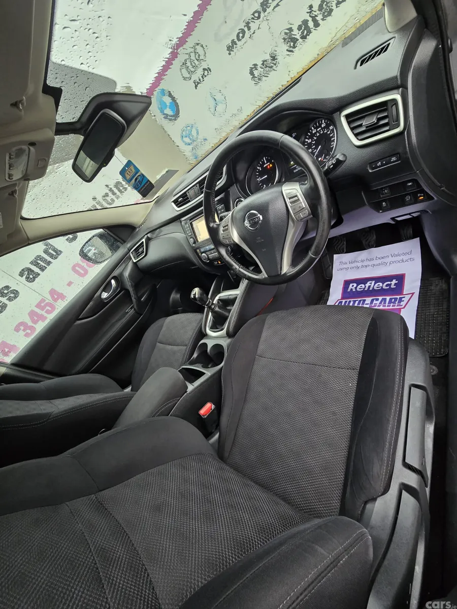 Nissan Qashqai Hatchback, Diesel, 2016, Grey