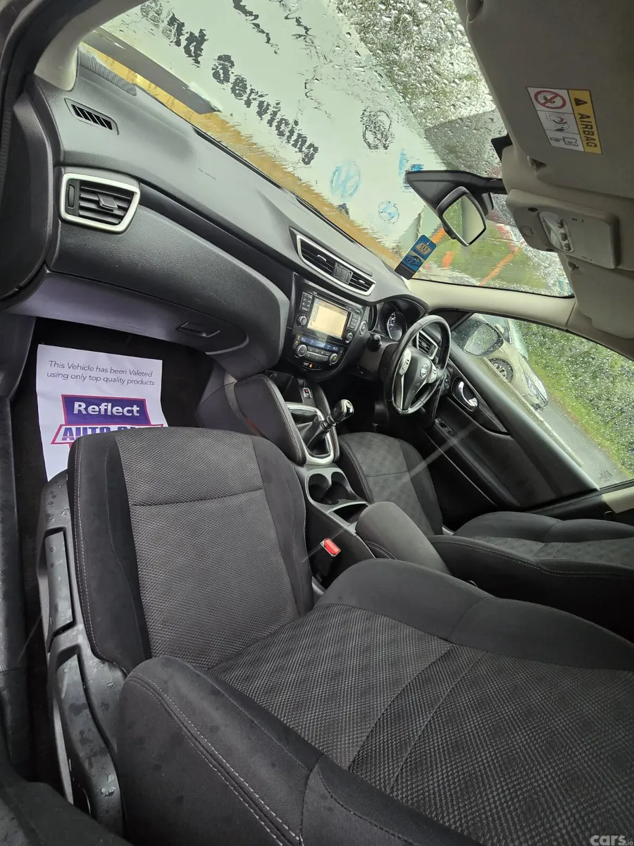 Nissan Qashqai Hatchback, Diesel, 2016, Grey