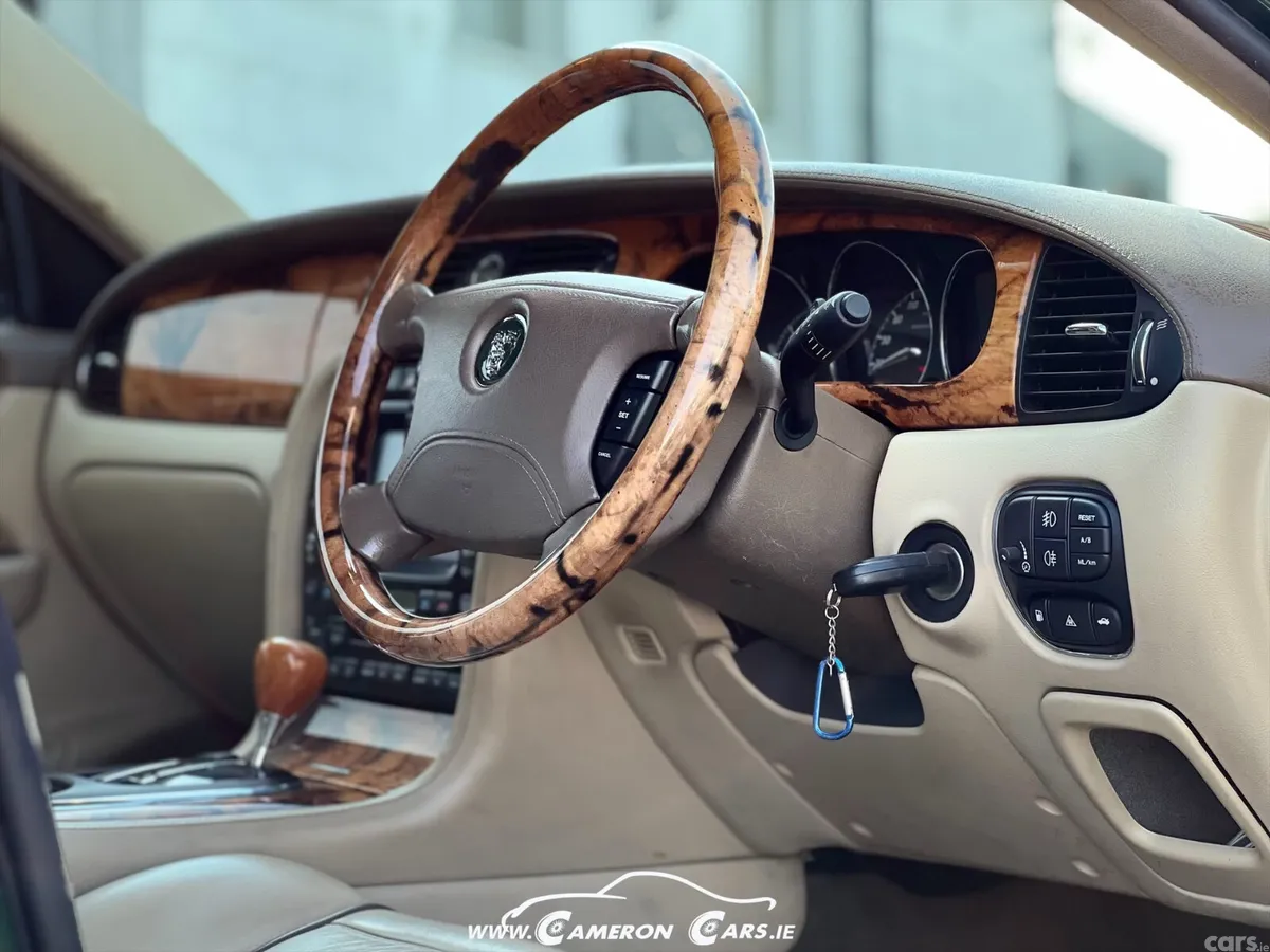 Jaguar XJ Saloon, Petrol, 2005, Green