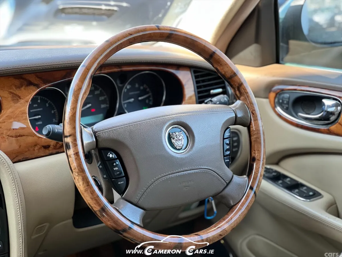 Jaguar XJ Saloon, Petrol, 2005, Green