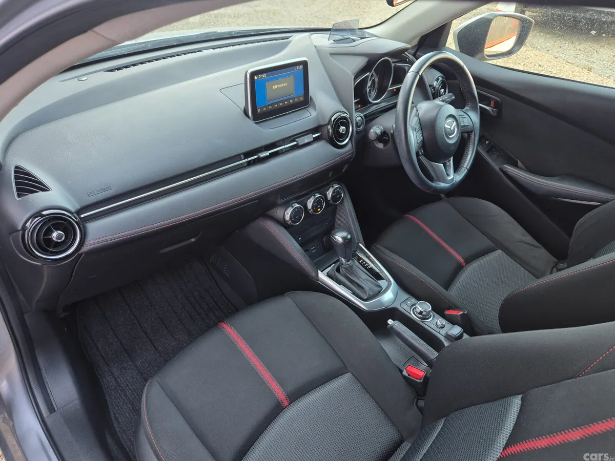 Mazda Demio Hatchback, Diesel, 2014, Grey