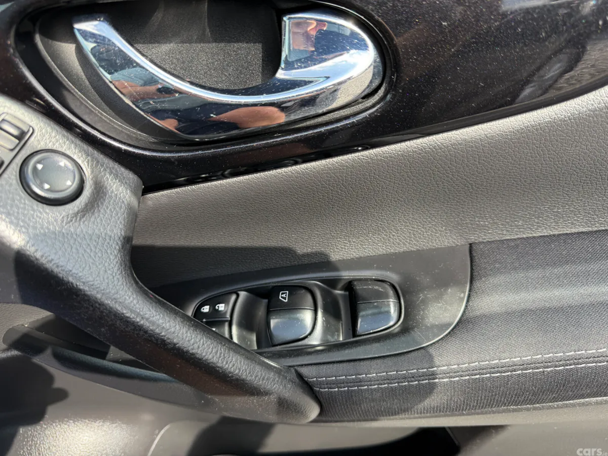 Nissan Qashqai Hatchback, Diesel, 2015, Black