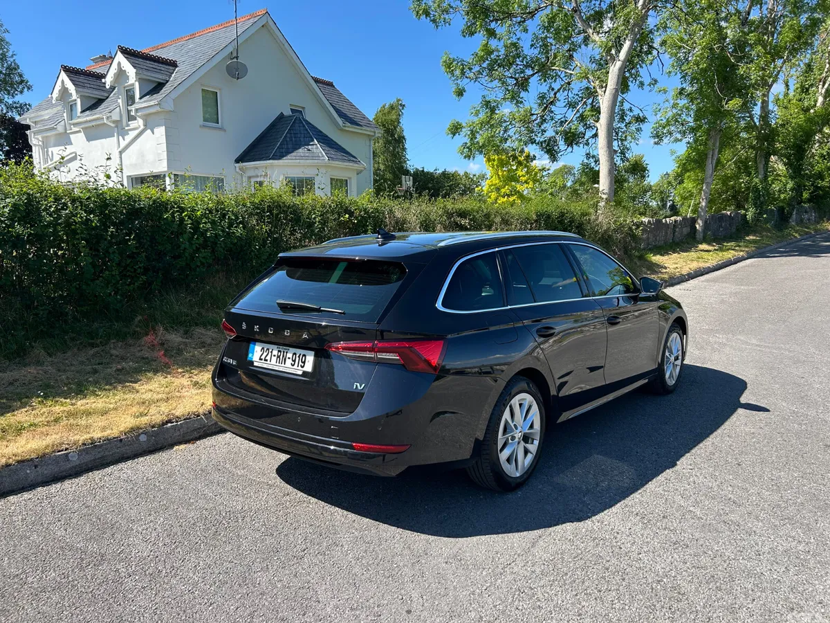 Skoda Octavia Estate, Petrol Plug-in Hybrid, 2022, Black