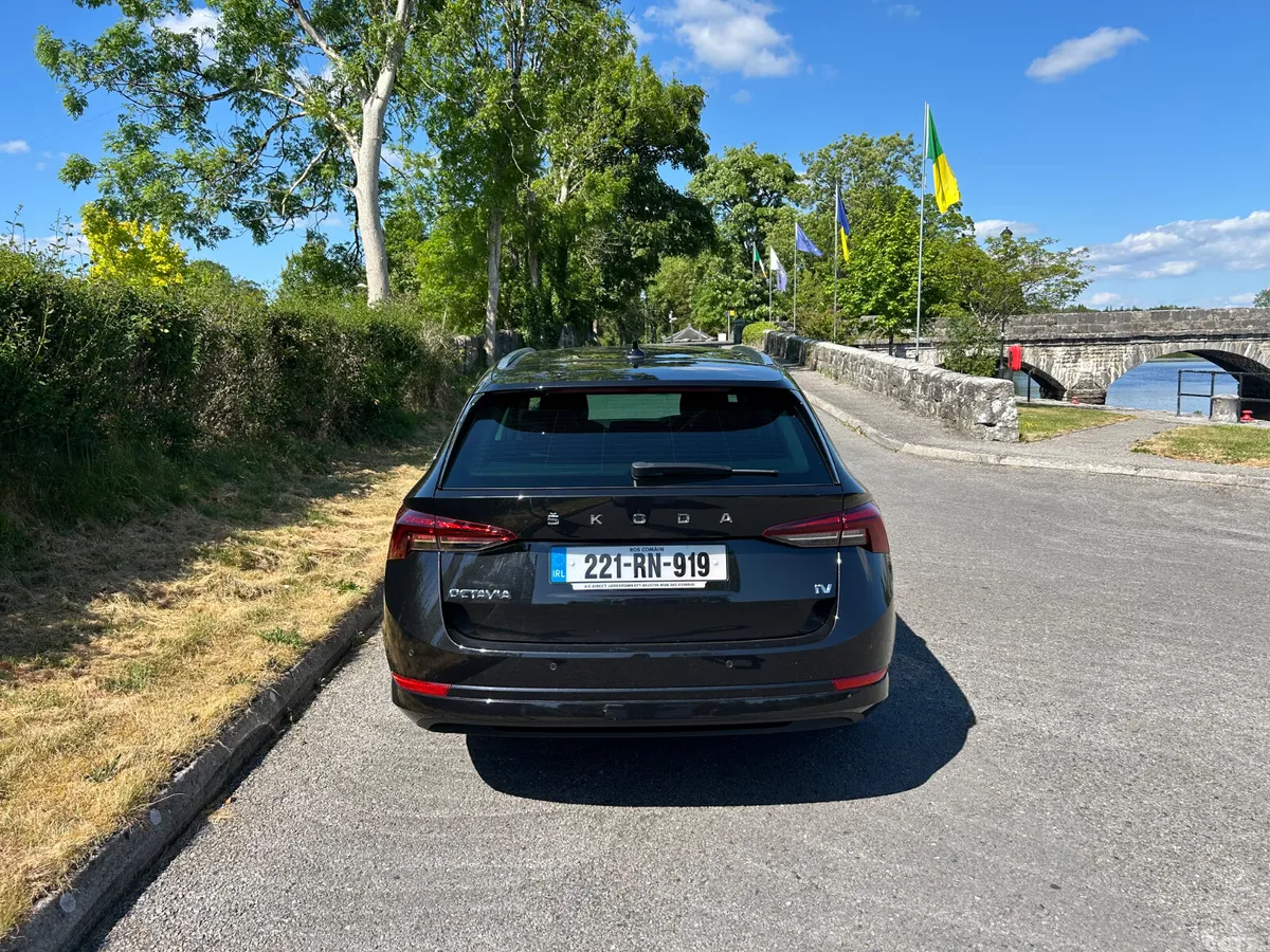 Skoda Octavia Estate, Petrol Plug-in Hybrid, 2022, Black
