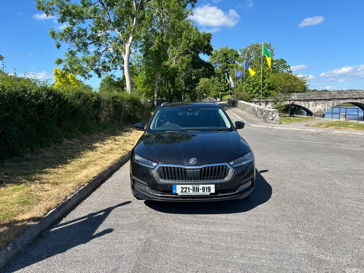 Skoda Octavia Estate, Petrol Plug-in Hybrid, 2022, Black