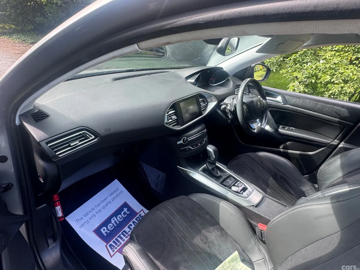 Peugeot 308 Hatchback, Petrol, 2015, Silver