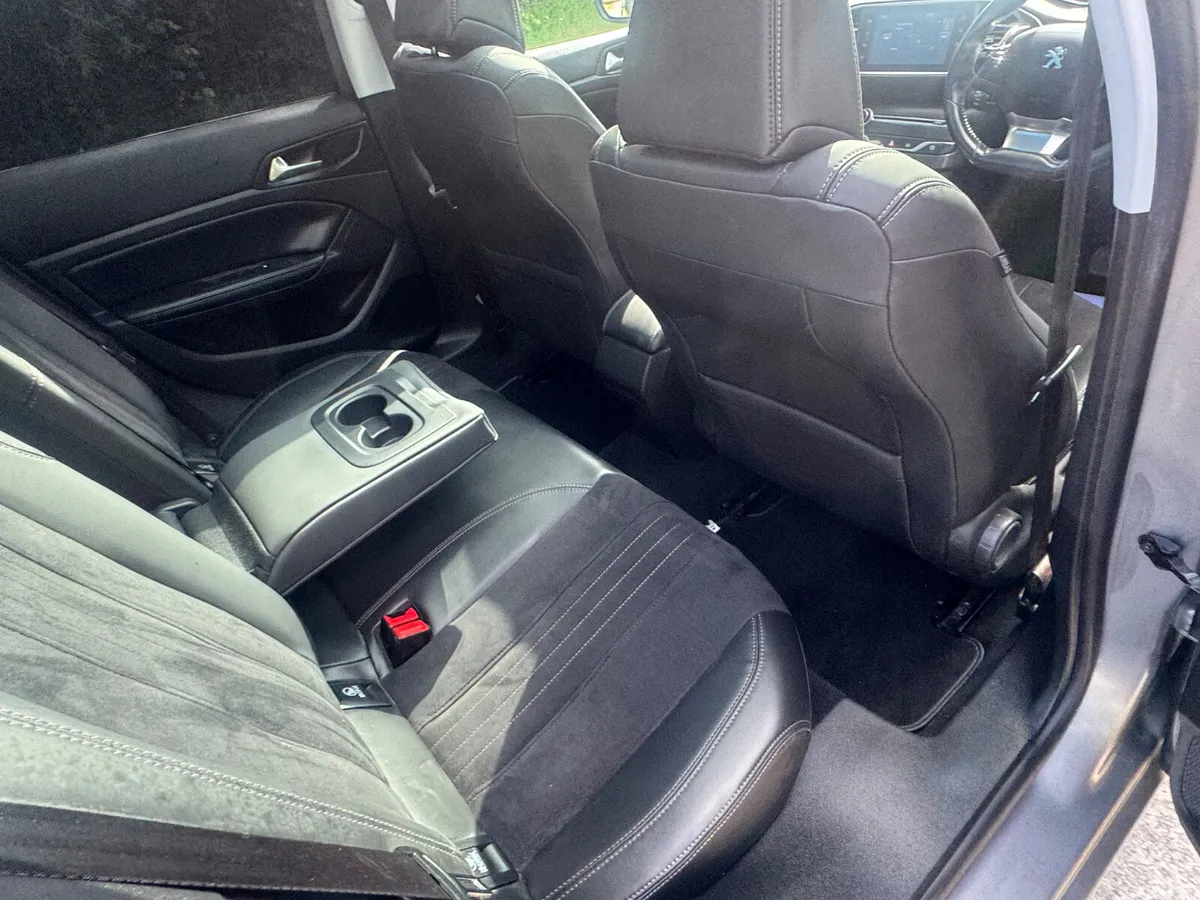 Peugeot 308 Hatchback, Petrol, 2015, Silver
