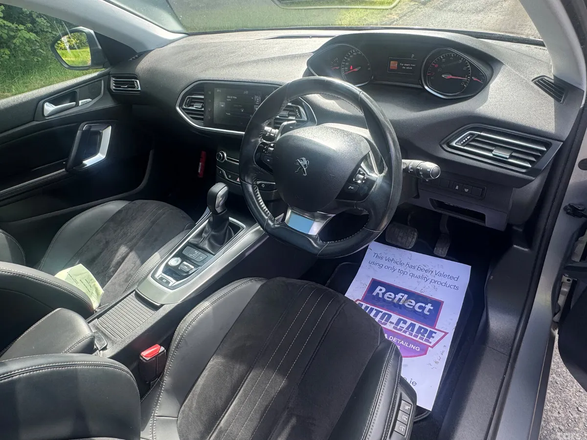 Peugeot 308 Hatchback, Petrol, 2015, Silver