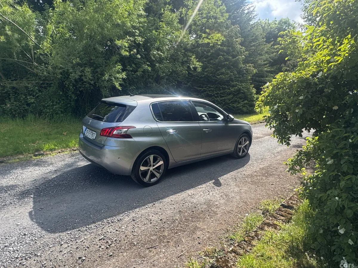 Peugeot 308 Hatchback, Petrol, 2015, Silver