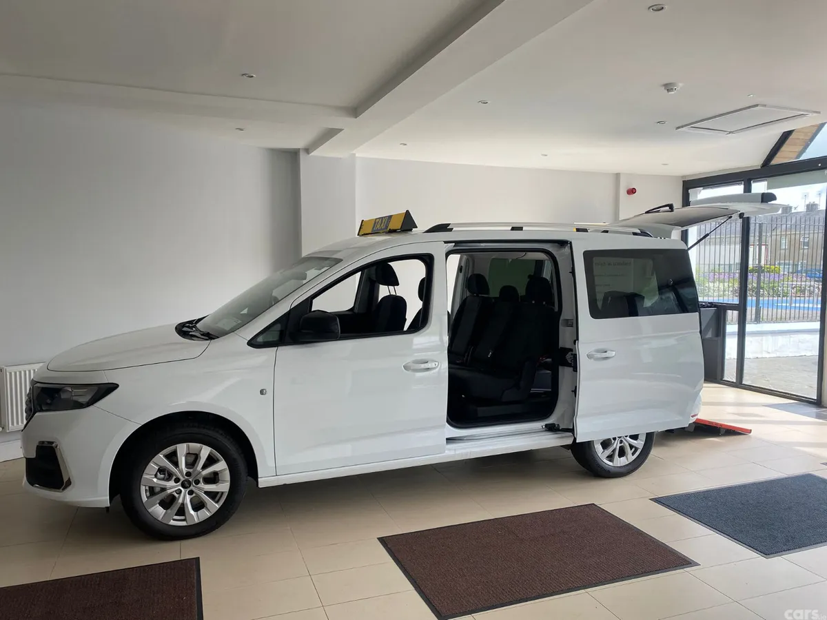Ford Tourneo Connect MPV, Diesel, 2026, White