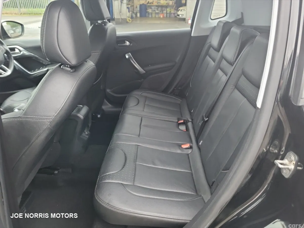 Peugeot 2008 Hatchback, Petrol, 2016, Black