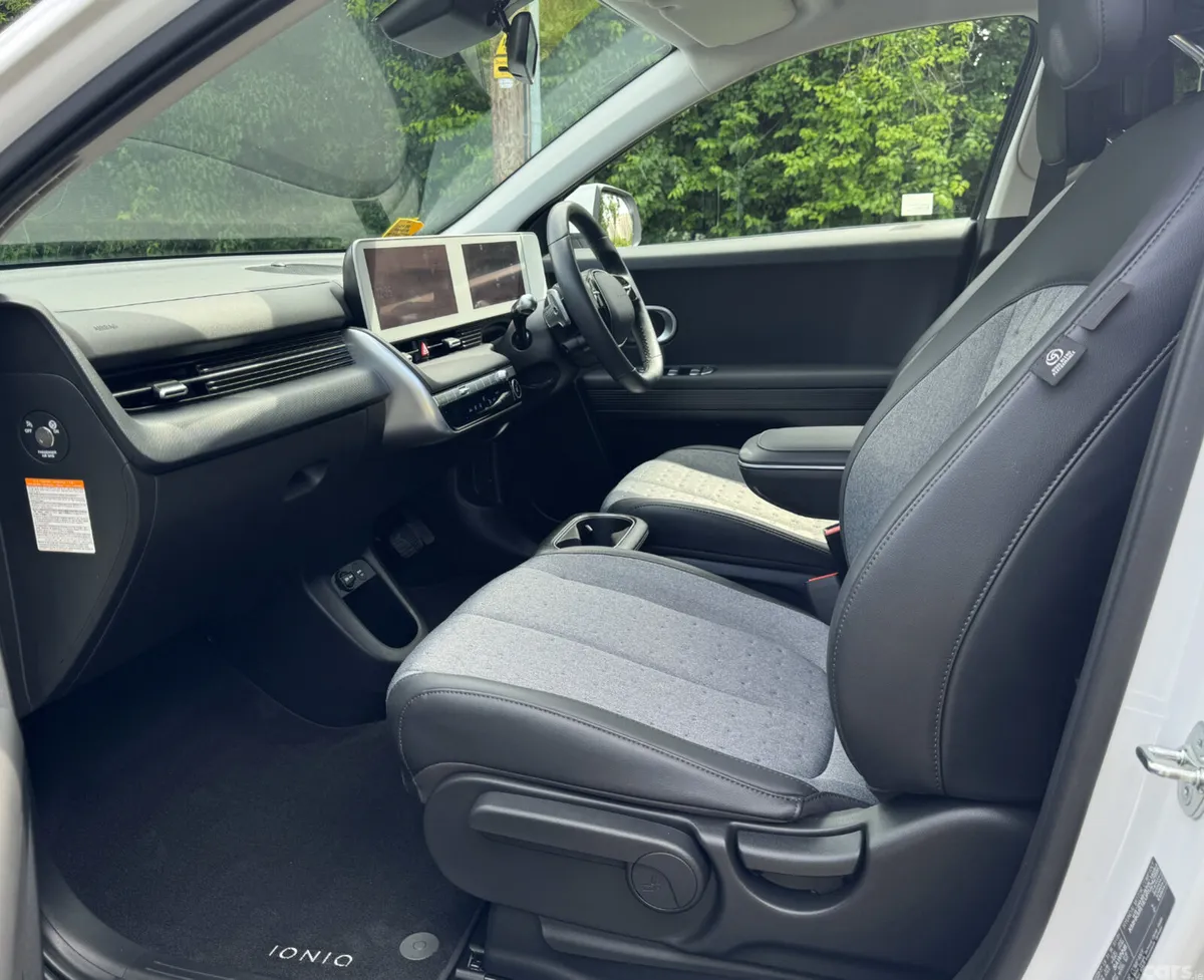 Hyundai IONIQ 5 MPV, Electric, 2024, White