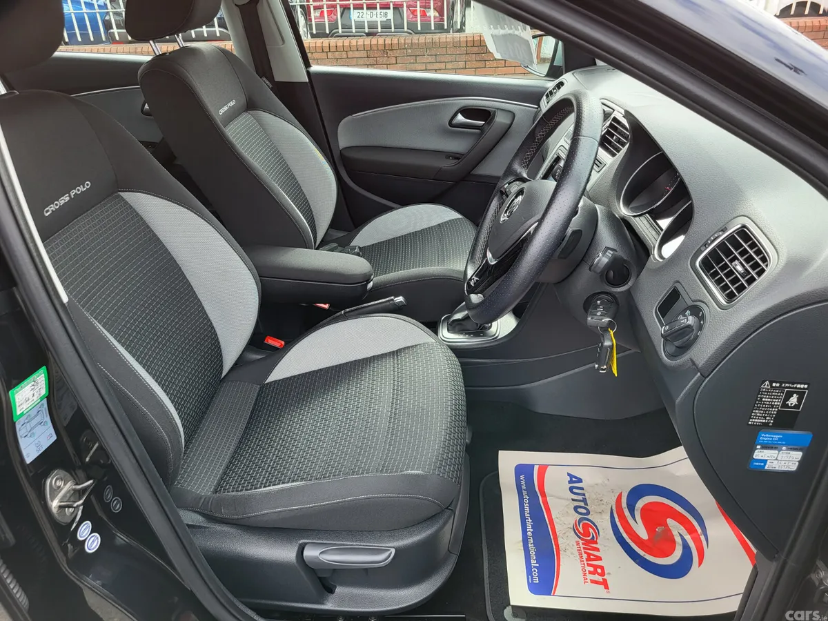 Volkswagen Polo SUV, Petrol, 2015, Black