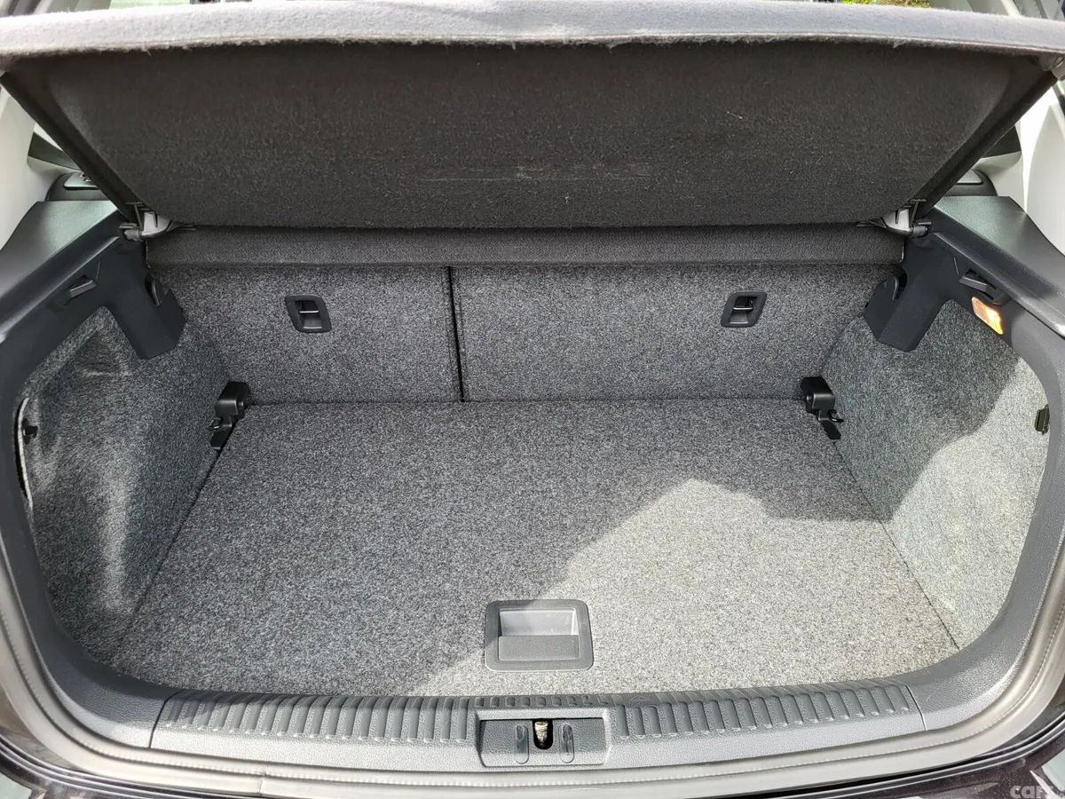 Volkswagen Polo SUV, Petrol, 2015, Black