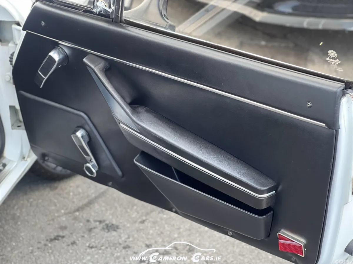 Alfa Romeo Spider Convertible, Petrol, 1989, White