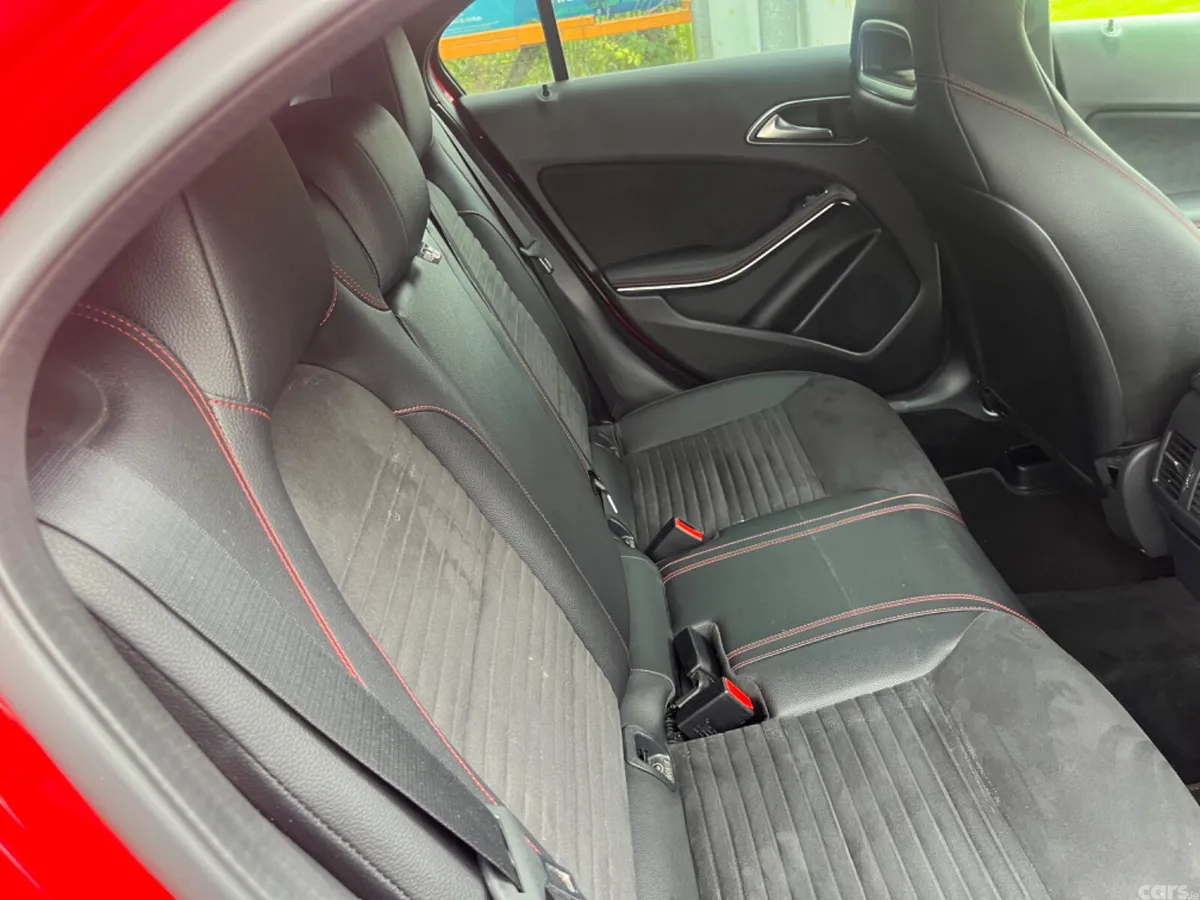 Mercedes-Benz 200 Hatchback, Diesel, 2018, Red