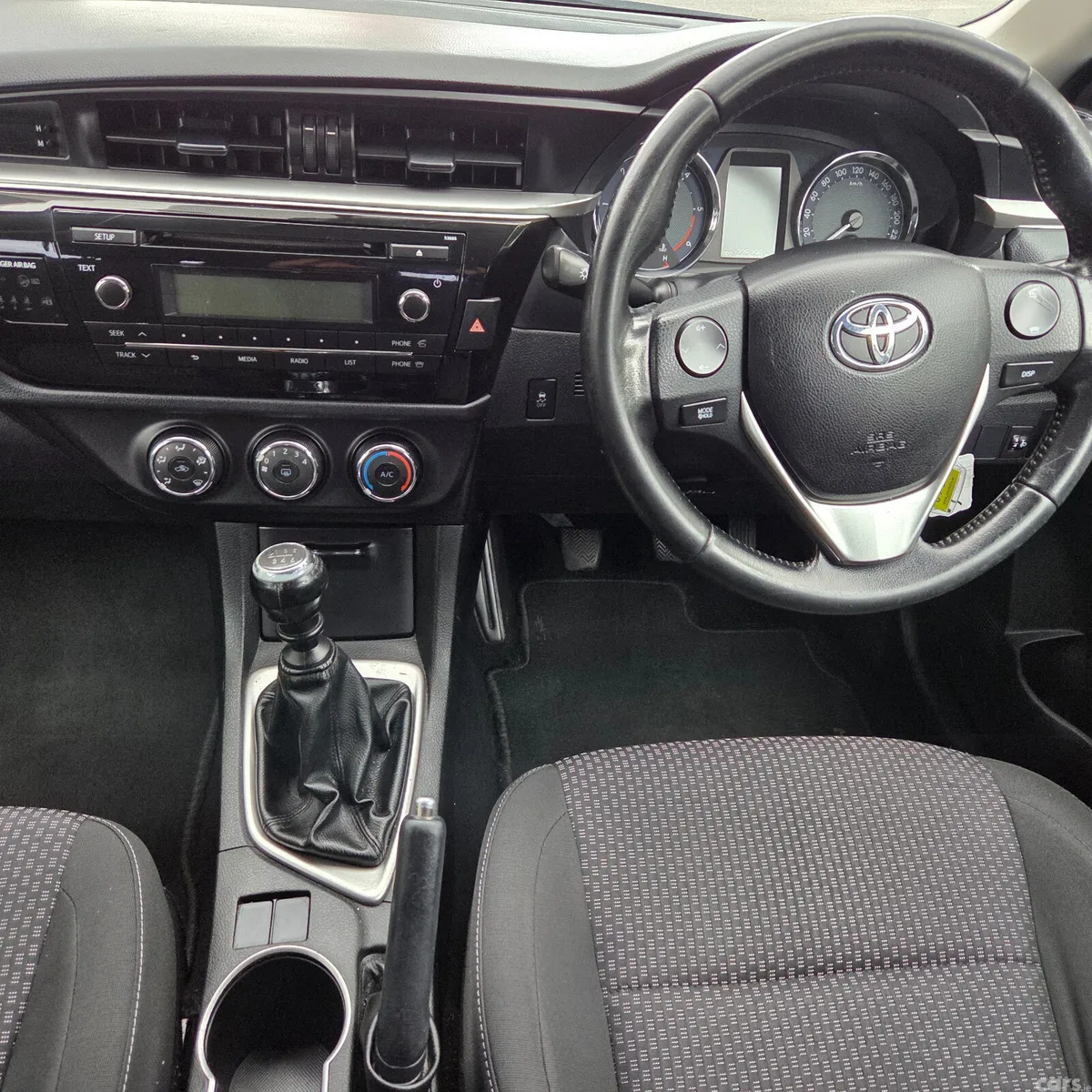 Toyota Corolla Saloon, Diesel, 2015, Bronze