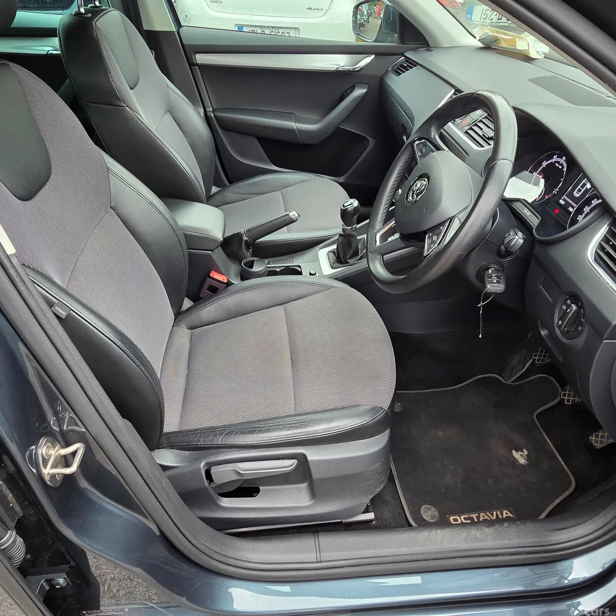 Skoda Octavia Saloon, Petrol, 2020, Grey