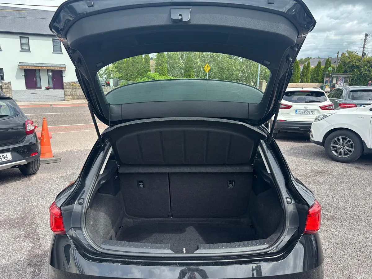 SEAT Leon Hatchback, Petrol, 2020, Black