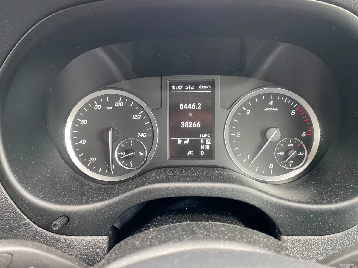Mercedes-Benz Vito Minibus, Diesel, 2023, White