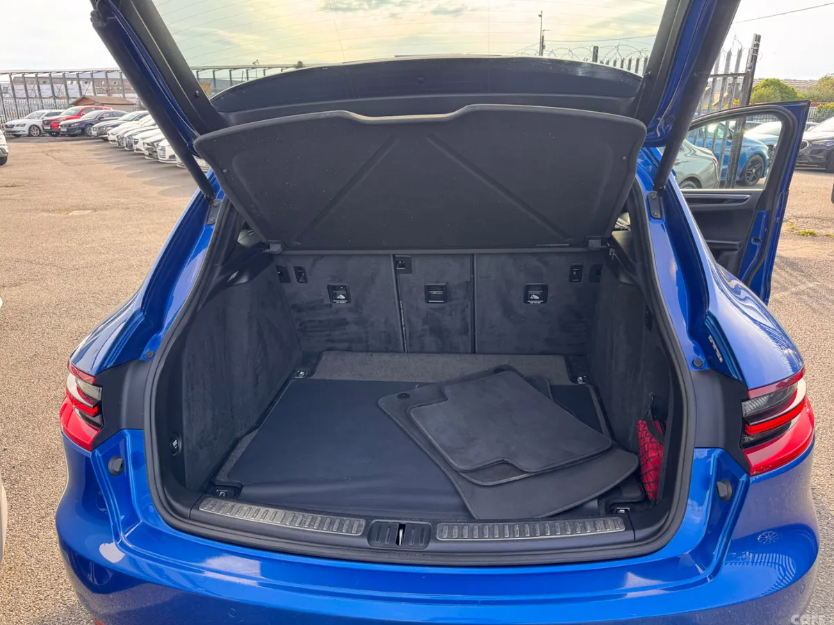 Porsche Macan SUV, Diesel, 2016, Blue
