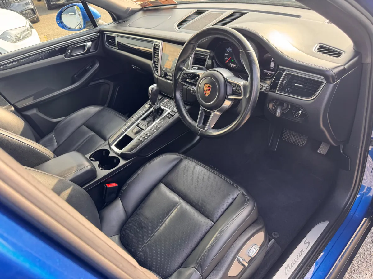 Porsche Macan SUV, Diesel, 2016, Blue