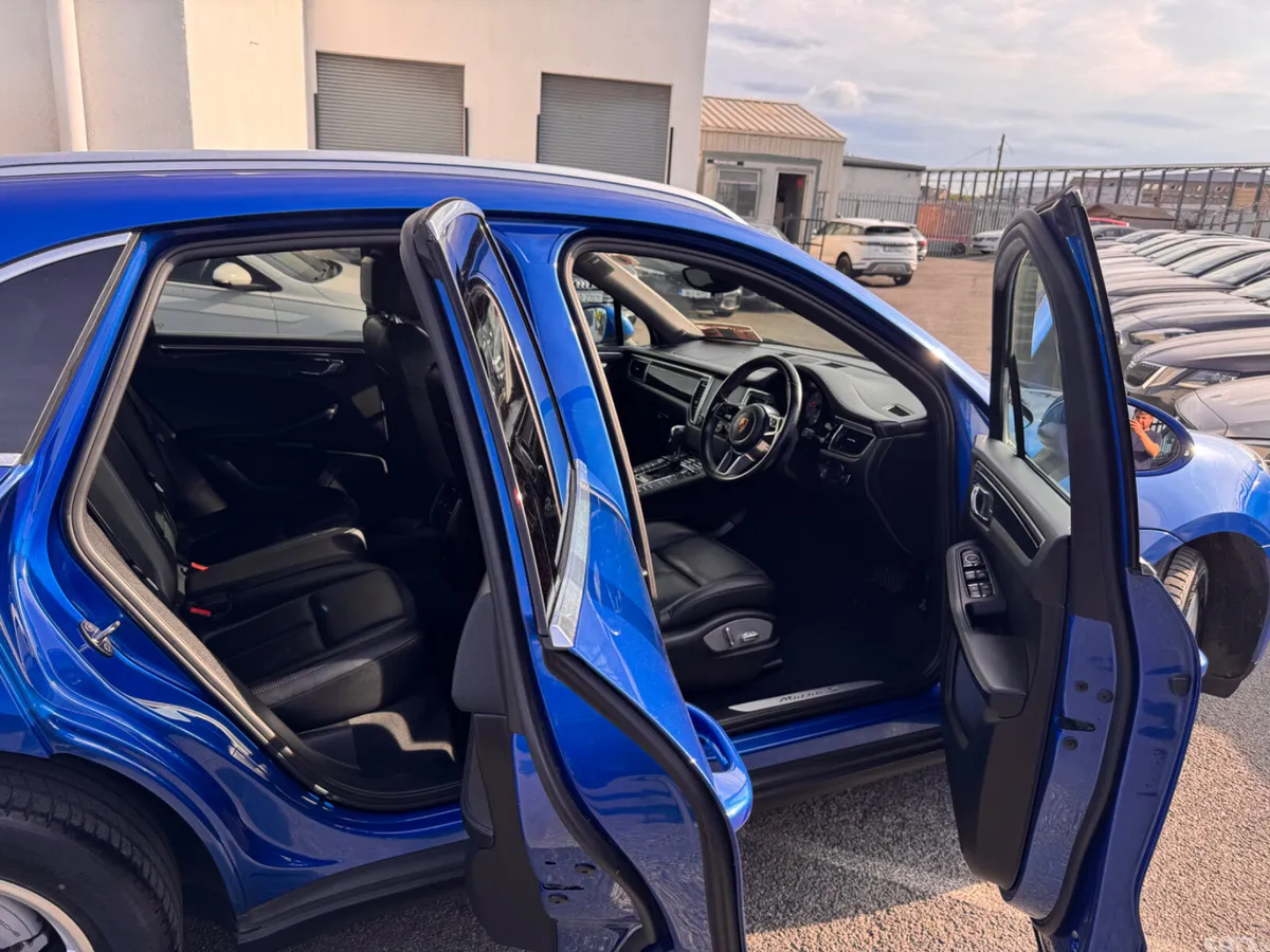 Porsche Macan SUV, Diesel, 2016, Blue