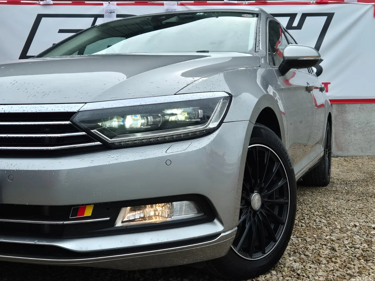 Volkswagen Passat Estate, Petrol, 2016, Silver