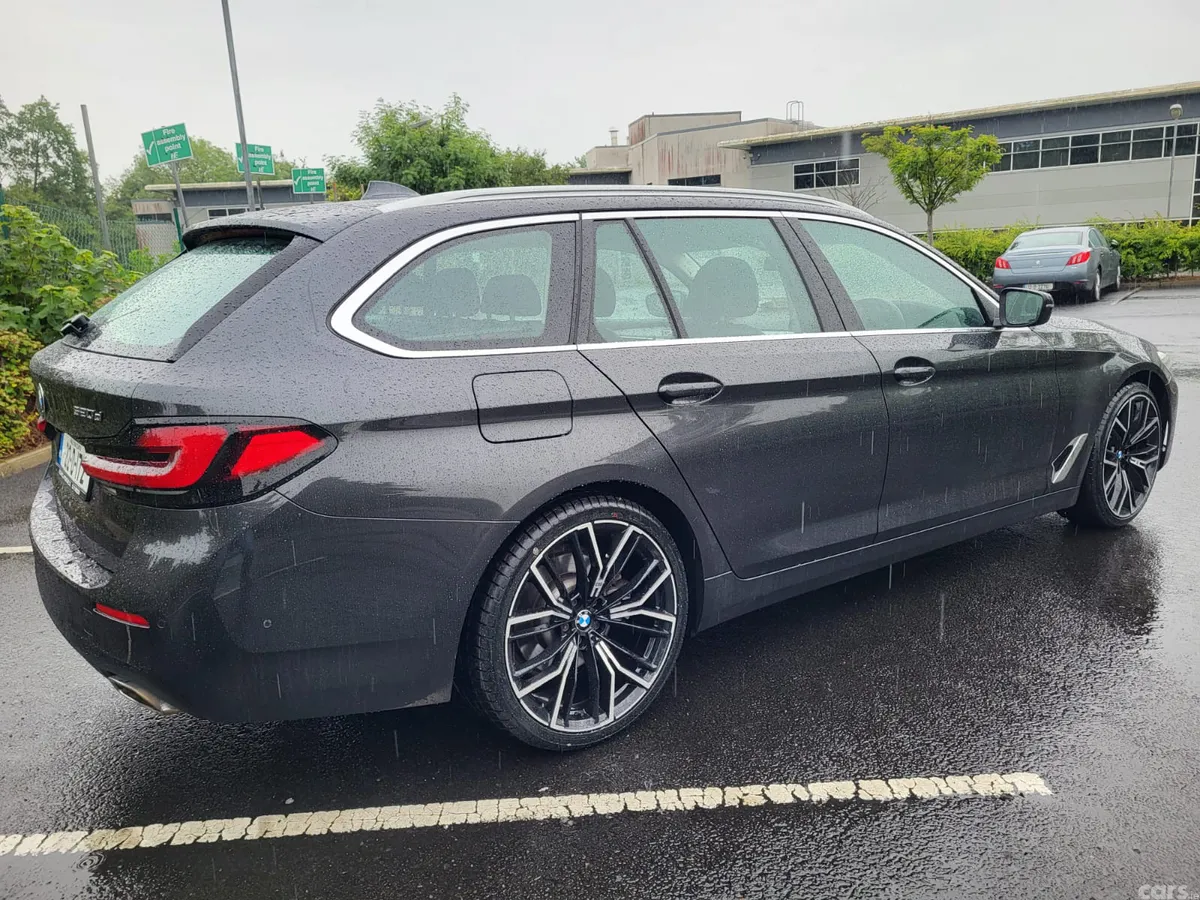BMW 5-Series Estate/Jeep, Diesel, 2021, Grey