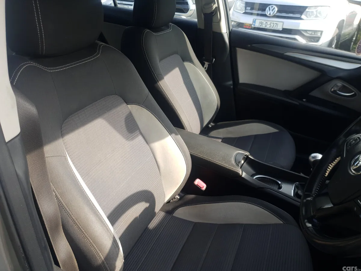 Toyota Avensis Saloon, Diesel, 2017, Grey